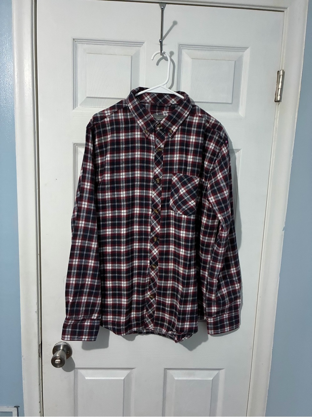 Classic Men's Plaid Button-Down Shirt in Burgundy and Navy